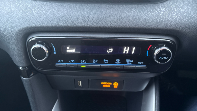 Toyota Yaris 1.5 Hybrid Icon 5dr CVT Hybrid Hatchback